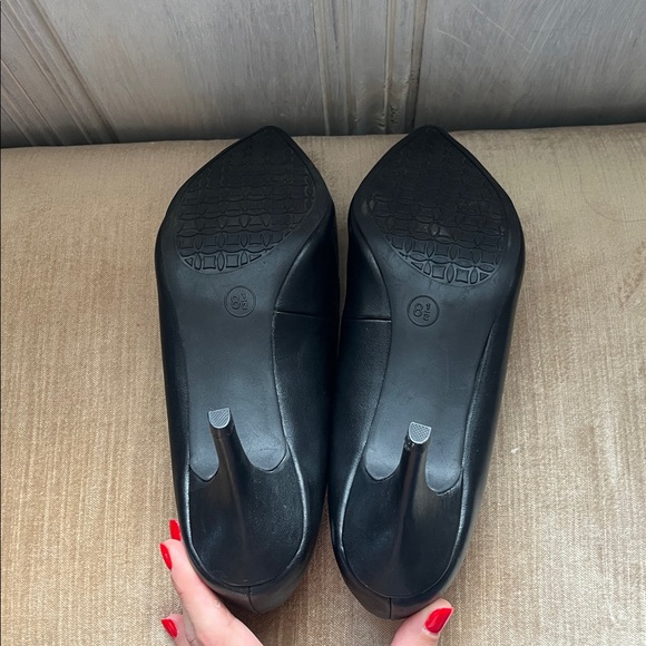 Merona Black Classic Pointed Toe Kitten Heel Pumps – Size 8.5 capsule timeless - Picture 6 of 7